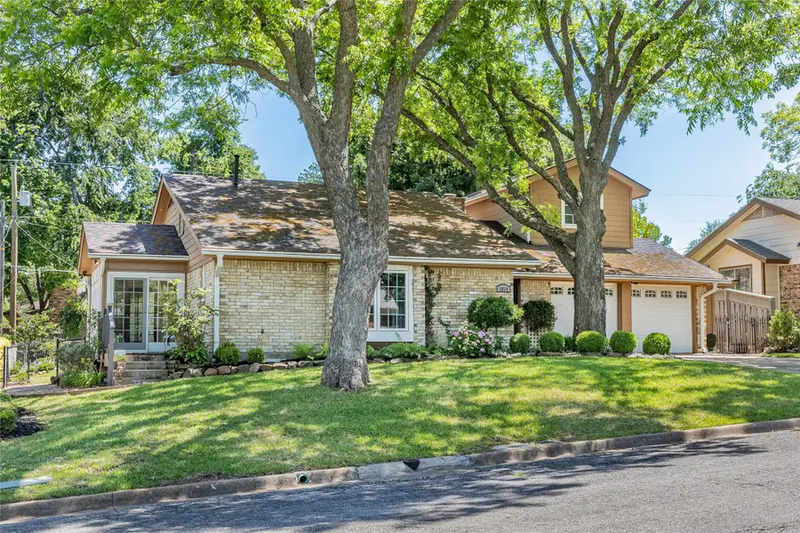 1814 Oak Creek Drive, Sherman, TX 75092 - #2
