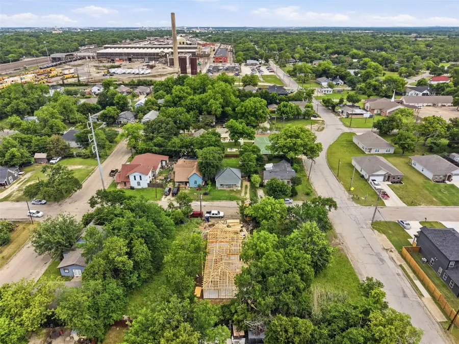 306 Royal Street, Cleburne, TX 76031 - #2