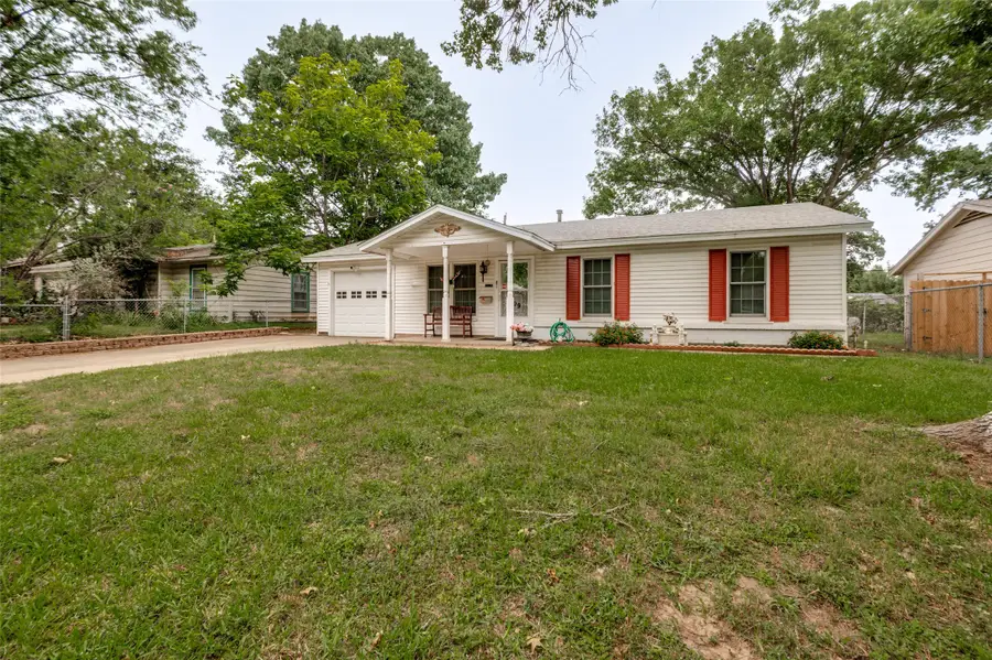 209 Helen Drive, Arlington, TX 76011 - #2