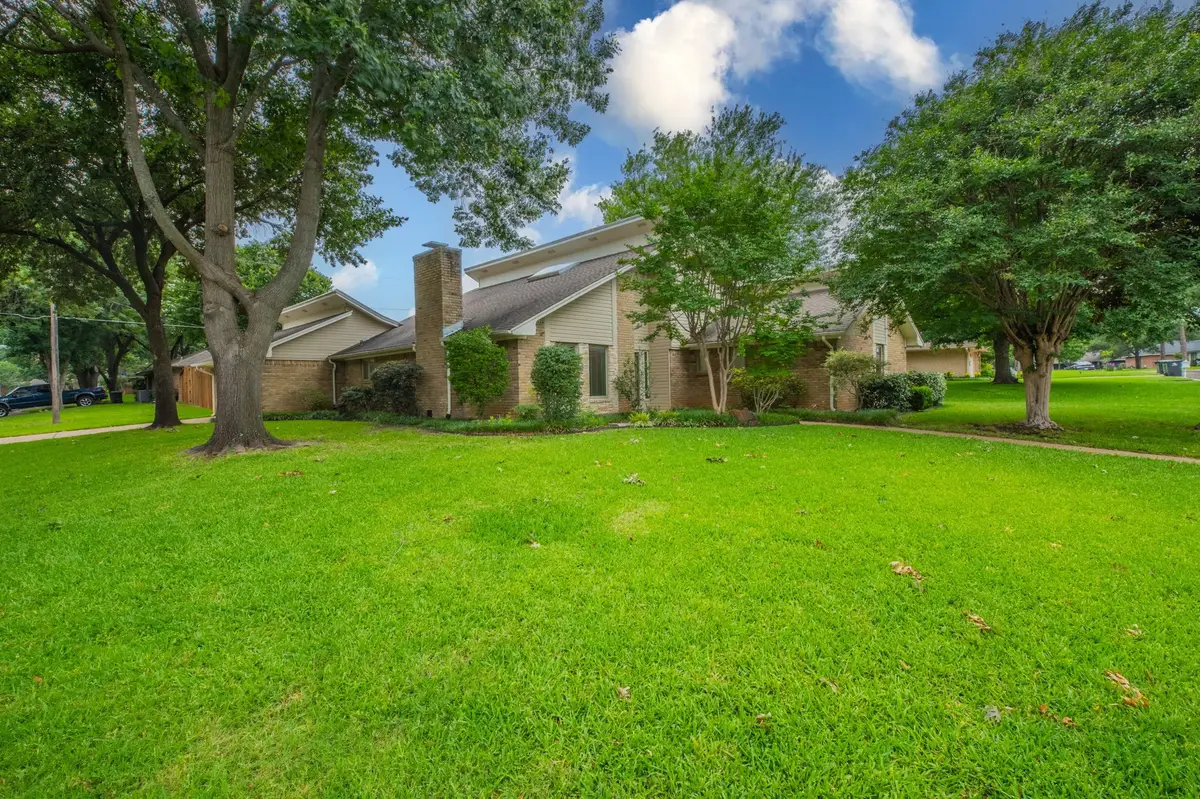 1000 Briarcliff Drive, Arlington, TX 76012 - #1