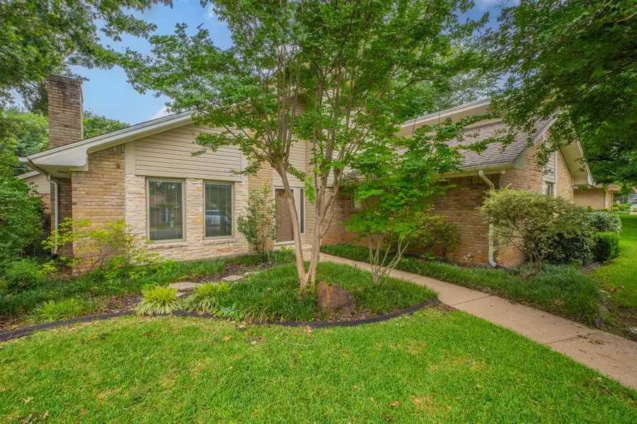 1000 Briarcliff Drive, Arlington, TX 76012 - #2