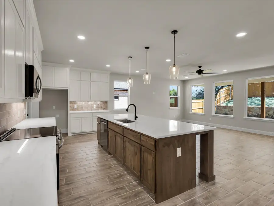 612 Jameson, Springtown, TX 76082 - #3