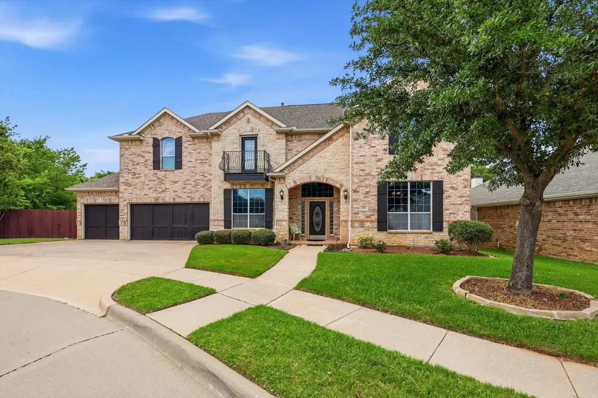 201 Fountainview Drive, Euless, TX 76039 - #1