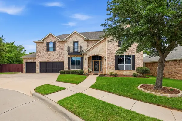 201 Fountainview Drive, Euless, TX 76039