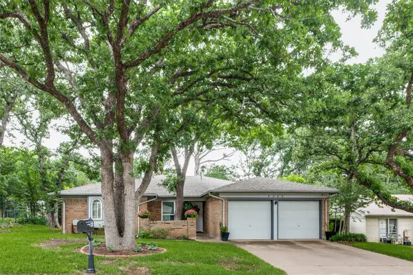 4202 Blossom Trail, Arlington, TX 76016