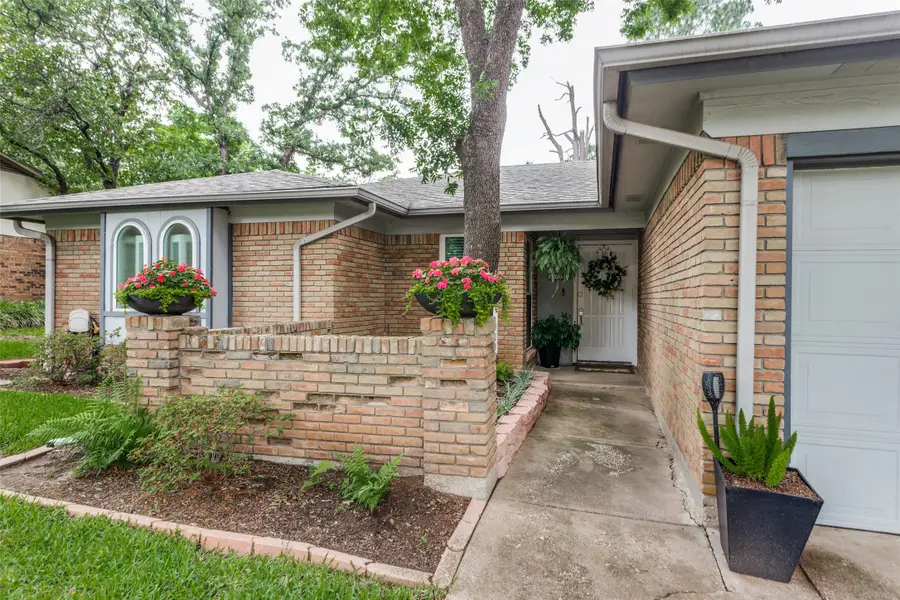 4202 Blossom Trail, Arlington, TX 76016 - #2