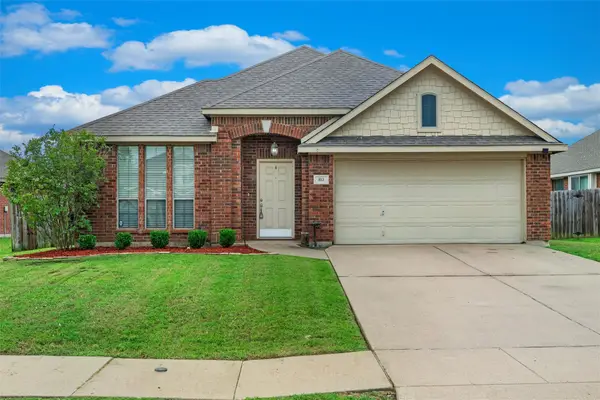 813 Cutting Horse Drive, Mansfield, TX 76063