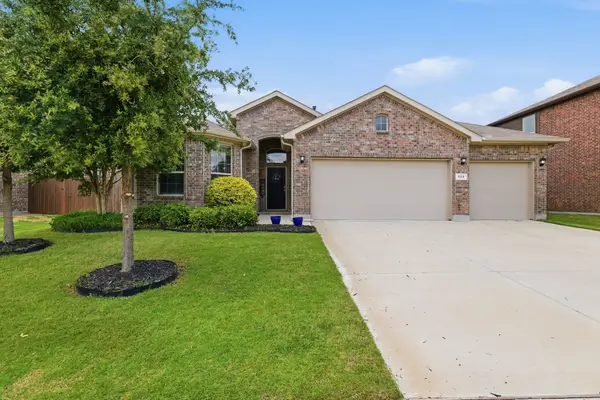 528 Pendennis Drive, Saginaw, TX 76131