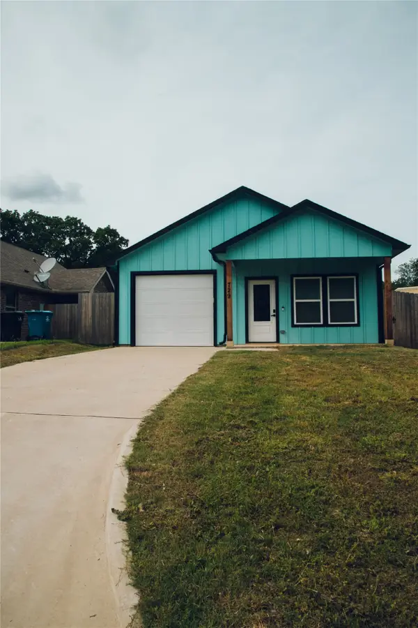 729 E Sears Street, Denison, TX 75021