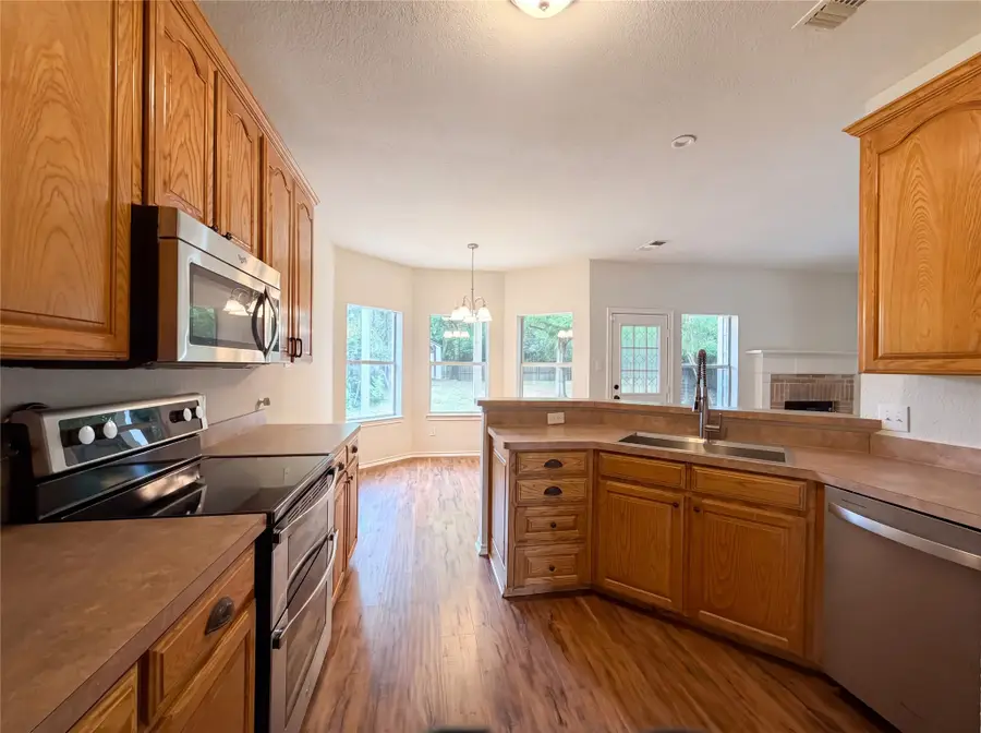 6218 Kingswood Drive, Arlington, TX 76001 - #2