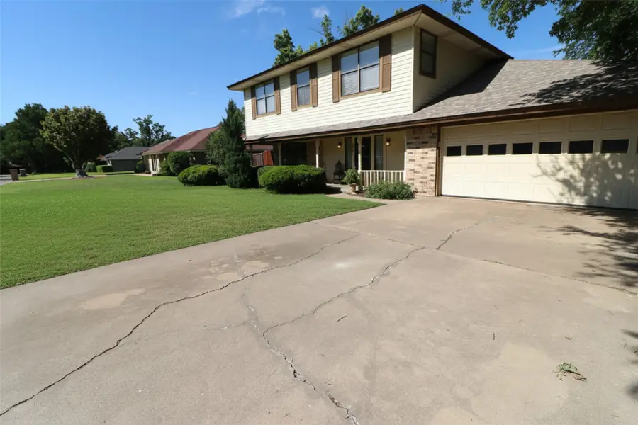 107 Byron Nelson Street, Stephenville, TX 76401 - #2