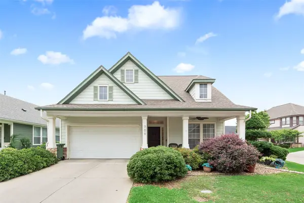 709 Creek Walk Place, Arlington, TX 76015