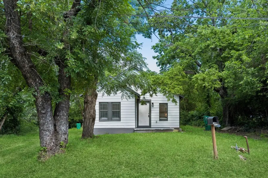 806 N Ruddell Street, Denton, TX 76209 - #2
