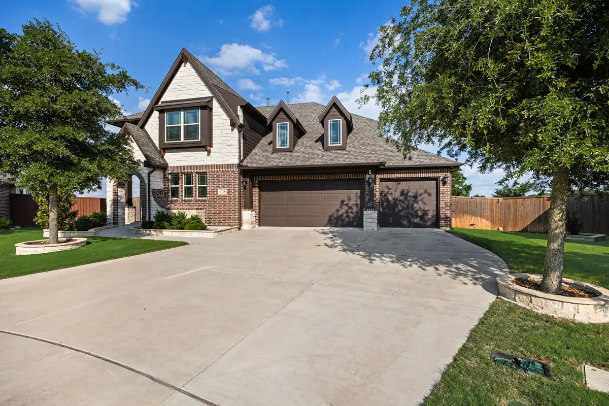1128 English Oak Court, Burleson, TX 76028 - #1