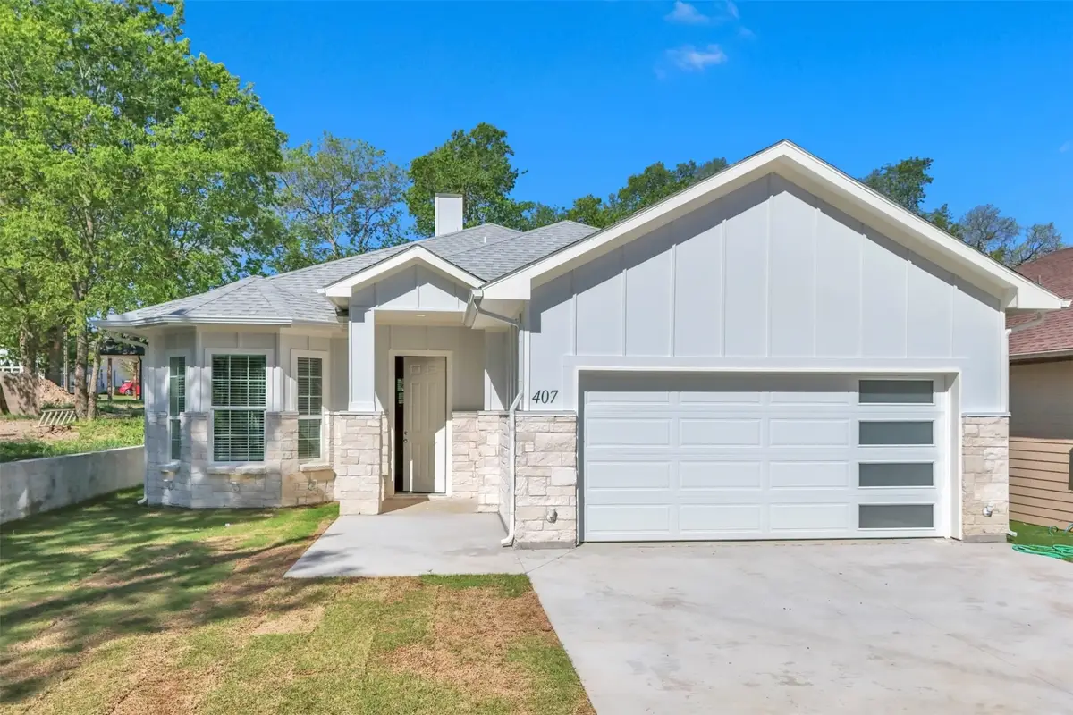 407 Henderson Street, Bonham, TX 75418 - #1