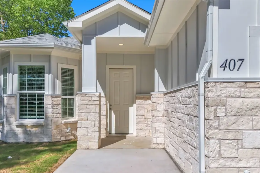 407 Henderson Street, Bonham, TX 75418 - #2