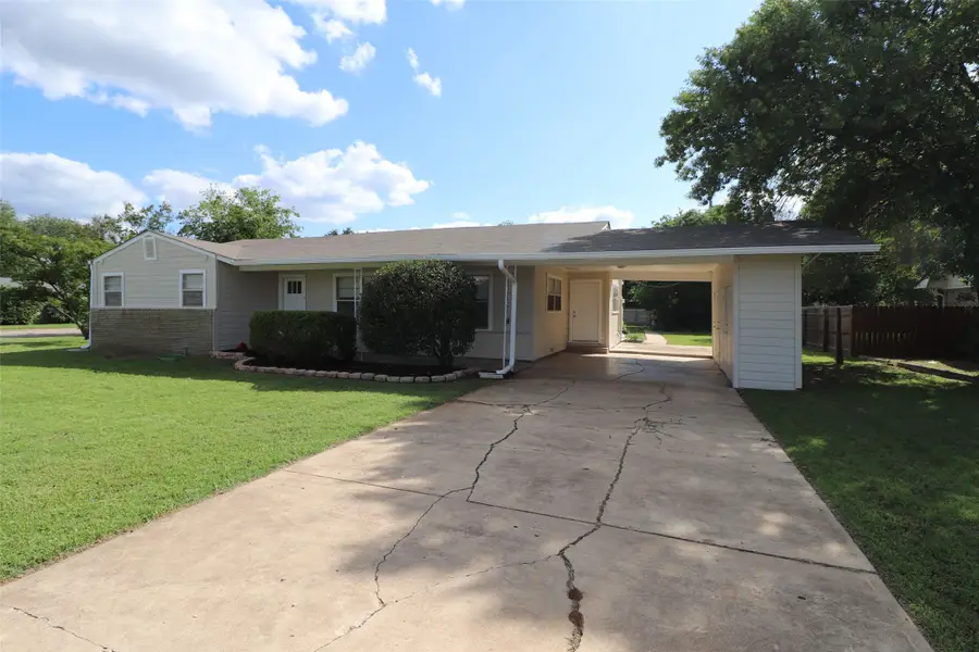 1909 7th Street, Brownwood, TX 76801 - #2