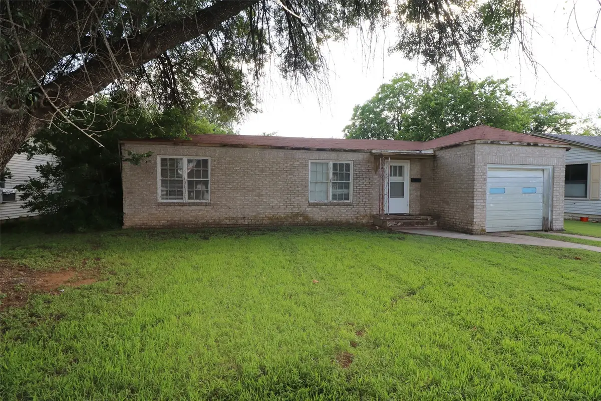 2111 Southside Street, Brownwood, TX 76801 - #1