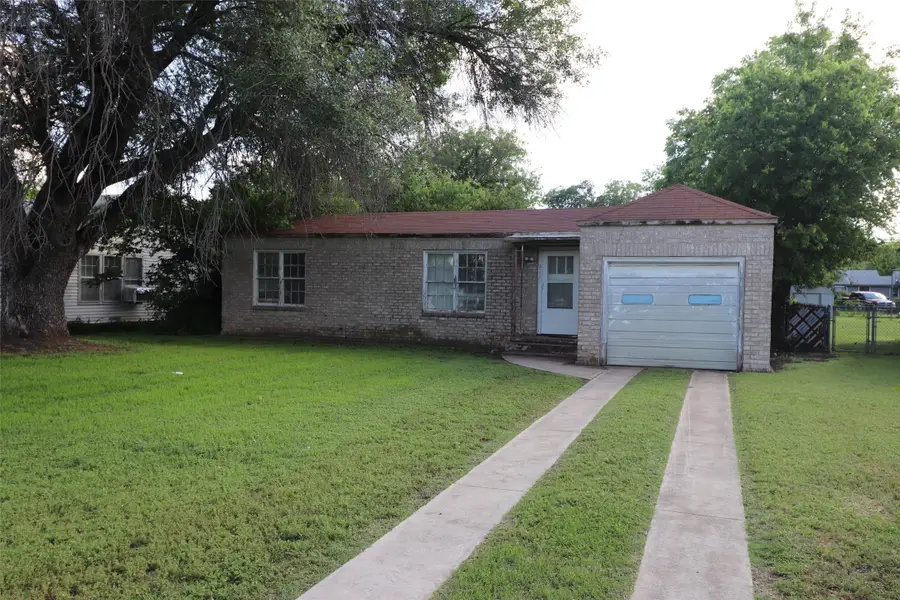 2111 Southside Street, Brownwood, TX 76801 - #2