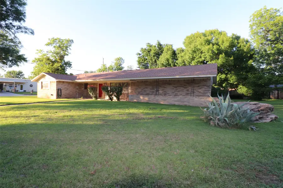 2100 14th Street, Brownwood, TX 76801 - #2