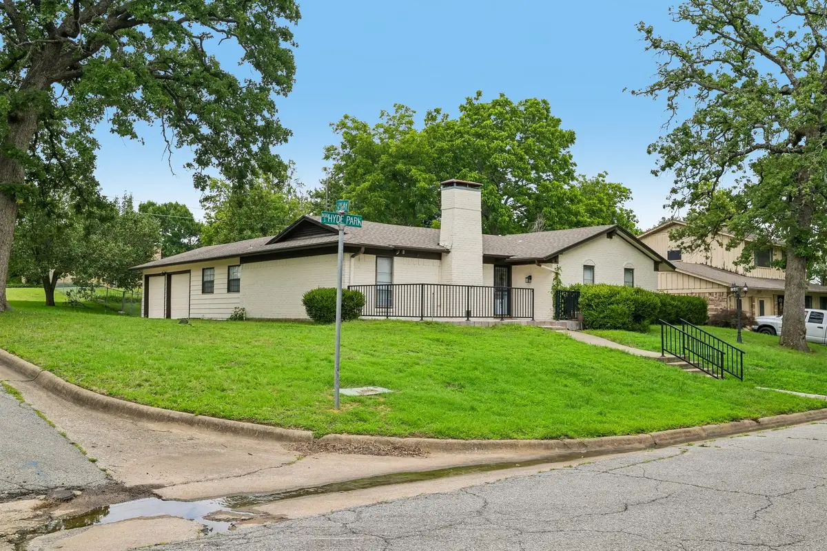 800 S Hyde Park Avenue, Denison, TX 75020 - #1