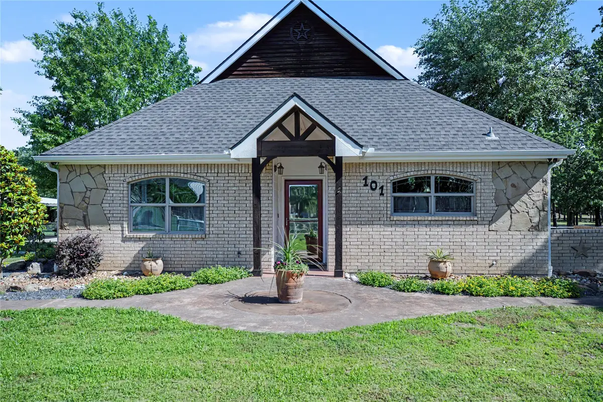 101 Friendship Circle, West Tawakoni, TX 75474 - #1