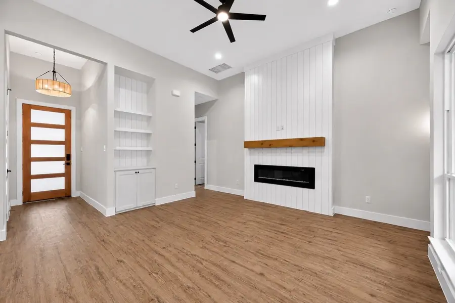 4323 Metropolitan Avenue, Dallas, TX 75210 - #3