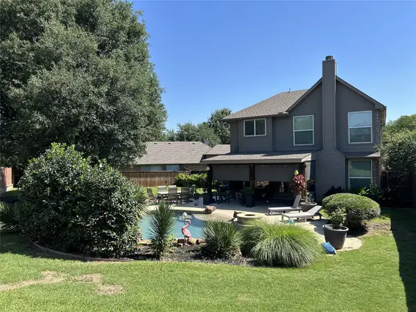 2204 Wembley Wood Lane, Bedford, TX 76022