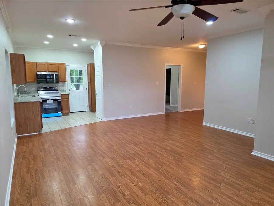 307 Barnes Street, Fairfield, TX 75840 - #3