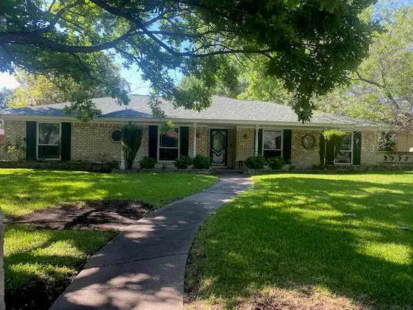 1512 Cliffbrook Drive, Plano, TX 75075