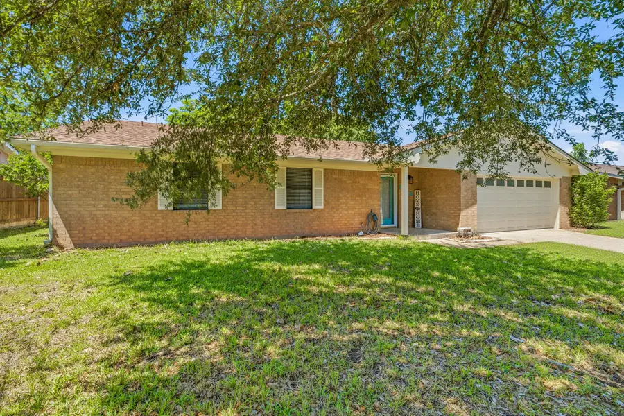 1442 N Dale Avenue, Stephenville, TX 76401 - #2