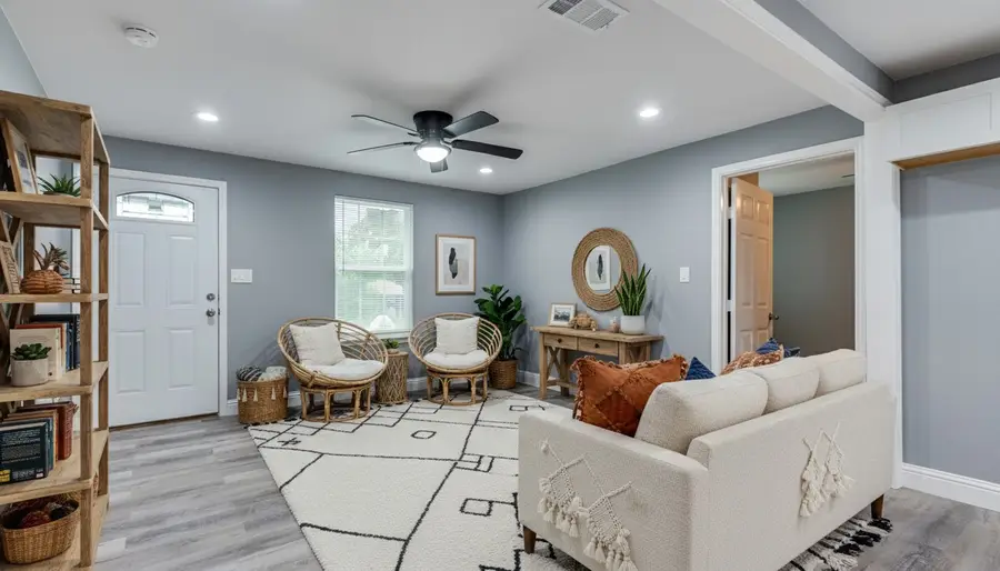 5006 Bartlett Avenue, Dallas, TX 75216 - #3