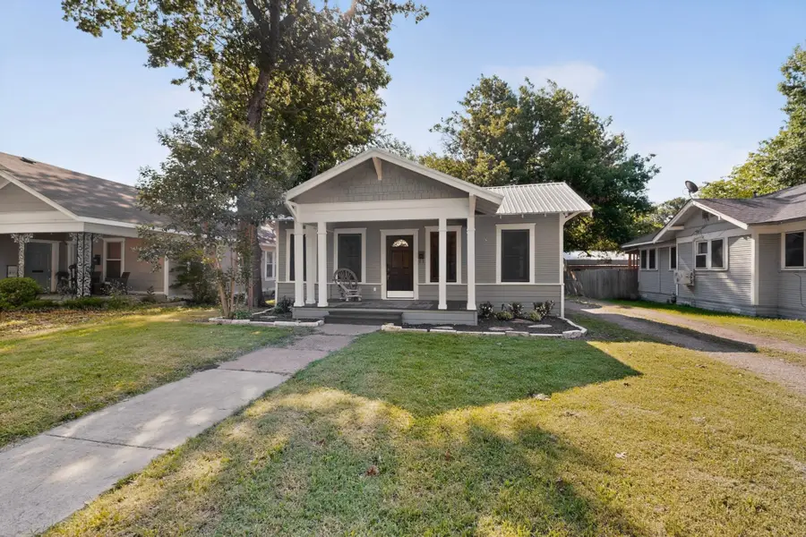 326 Virginia Avenue, Waxahachie, TX 75165 - #2