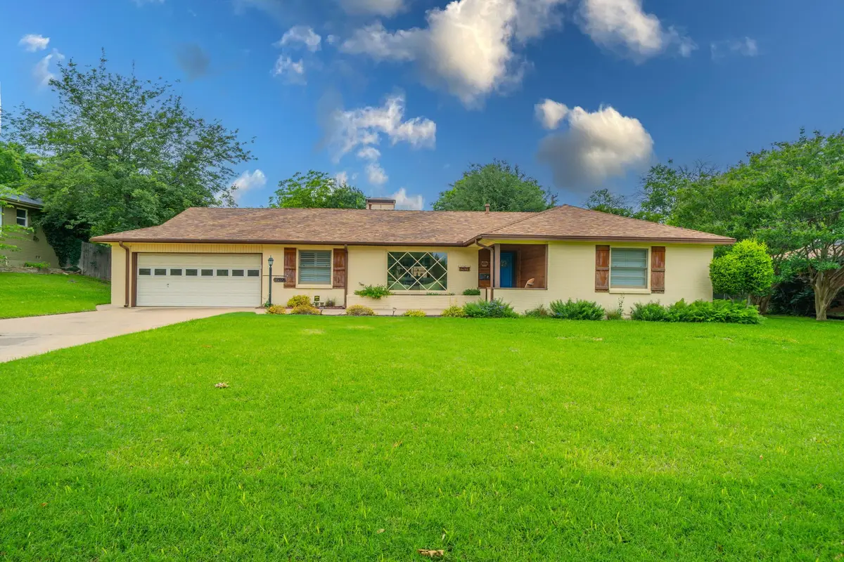 6924 Bal Lake Drive, Fort Worth, TX 76116 - #1