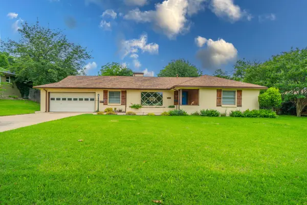 6924 Bal Lake Drive, Fort Worth, TX 76116