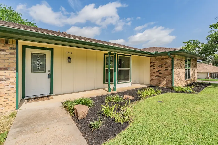 1719 Sagebrush Trail, Grapevine, TX 76051 - #2