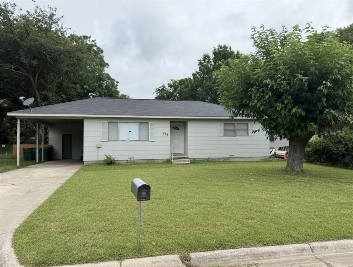 703 Walter Road, Gainesville, TX 76240 - #1