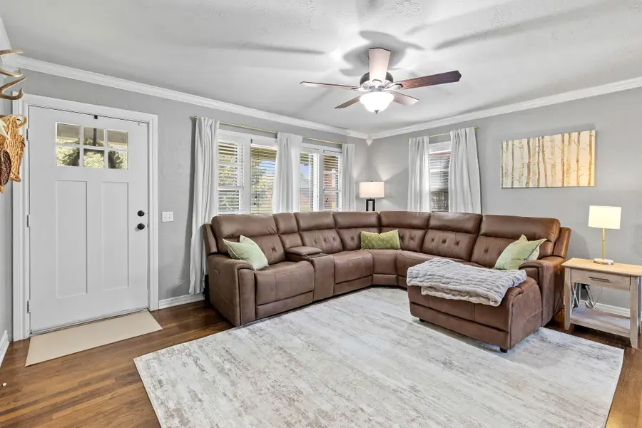 900 W Reeves, Decatur, TX 76234 - #3