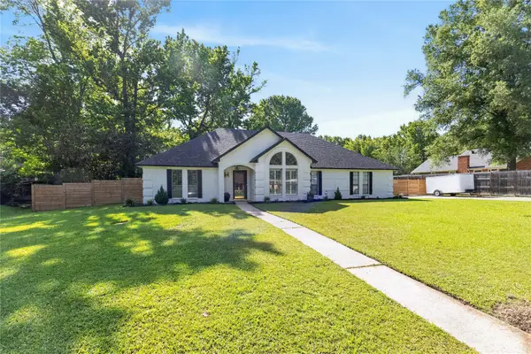 111 Honeysuckle, New Boston, TX 75570