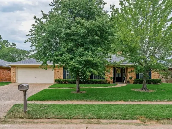 7433 Camelback Drive, Shreveport, LA 71105