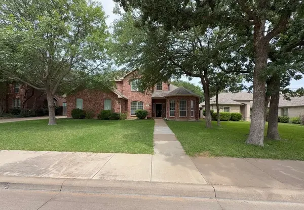 216 Flagstone Drive, Burleson, TX 76028