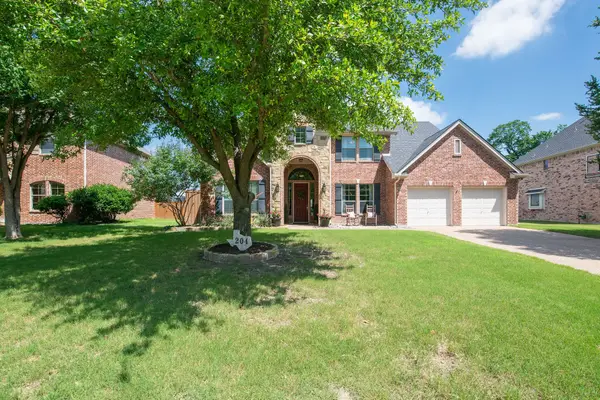 204 Country Lakes Drive, Argyle, TX 76226