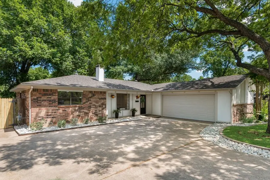 203 Sunset Court, Arlington, TX 76013 - #2