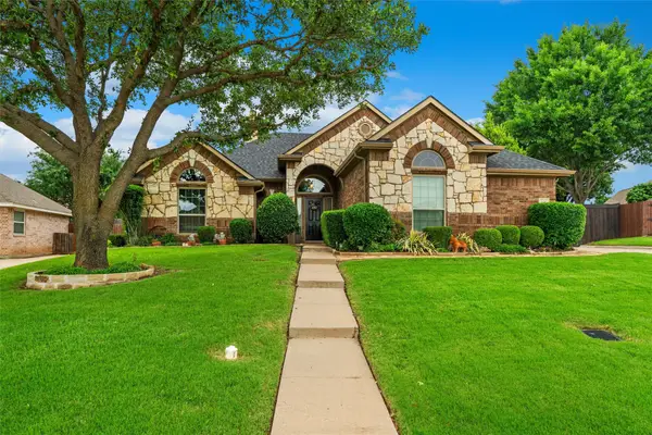 105 Daisey Lane, Justin, TX 76247