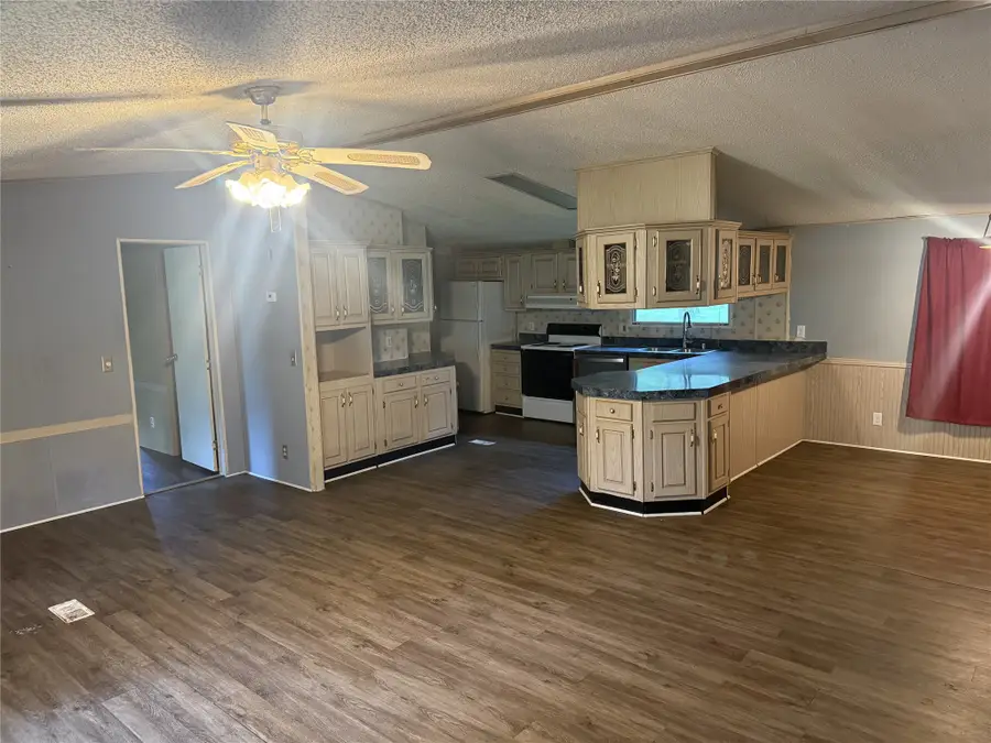 1001 Trey Avenue, Benton, LA 71006 - #2