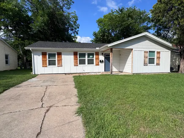 520 King Street, Burleson, TX 76028