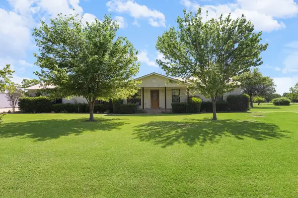 145 Rs County Road 3445, Emory, TX 75440