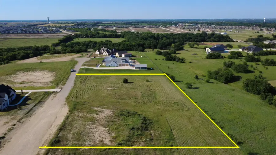 720 Hummingbird Lane, Justin, TX 76247 - #2