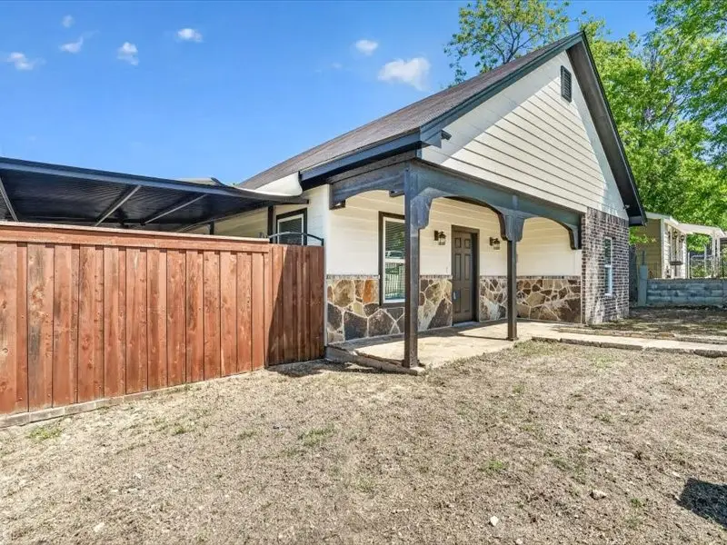 3026 N Hampton Street, Fort Worth, TX 76106 - #2