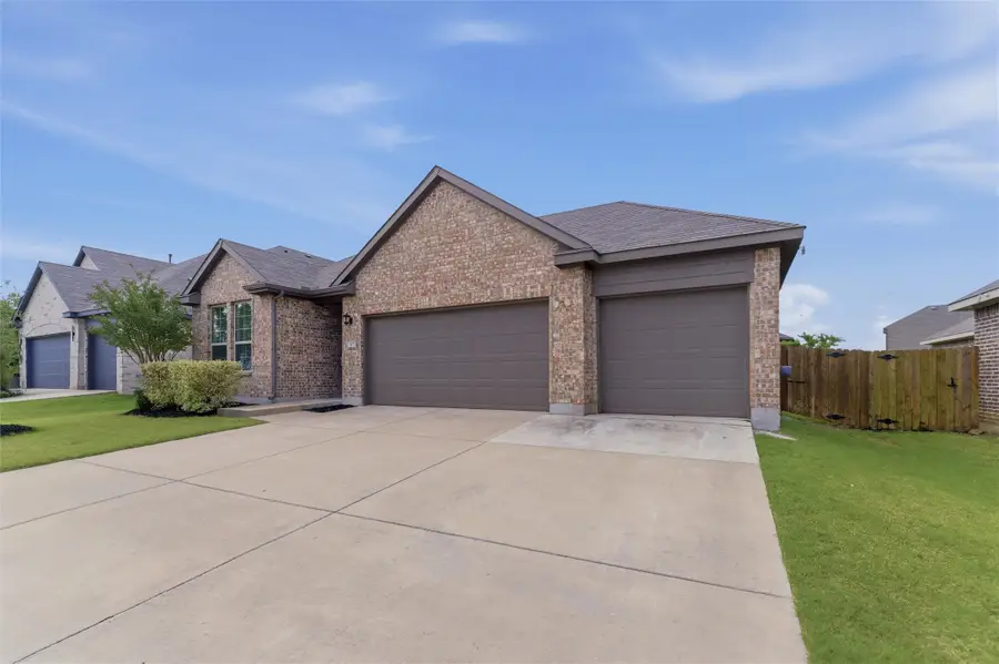 305 Evans Drive, Van Alstyne, TX 75495 - #2